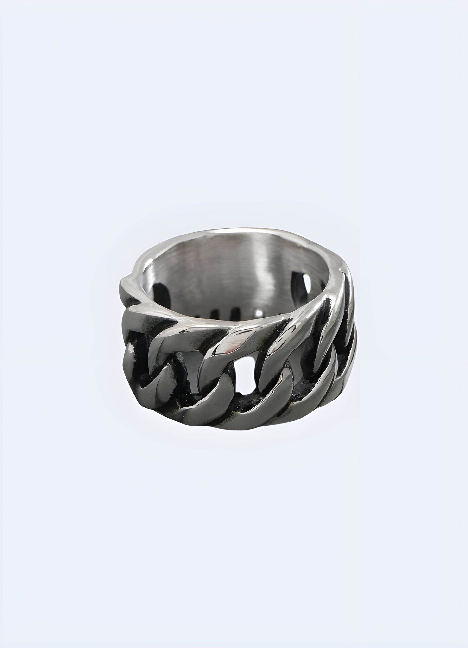 Front side view of a chunky chain ring, showcasing its detailed design, available in the UK.