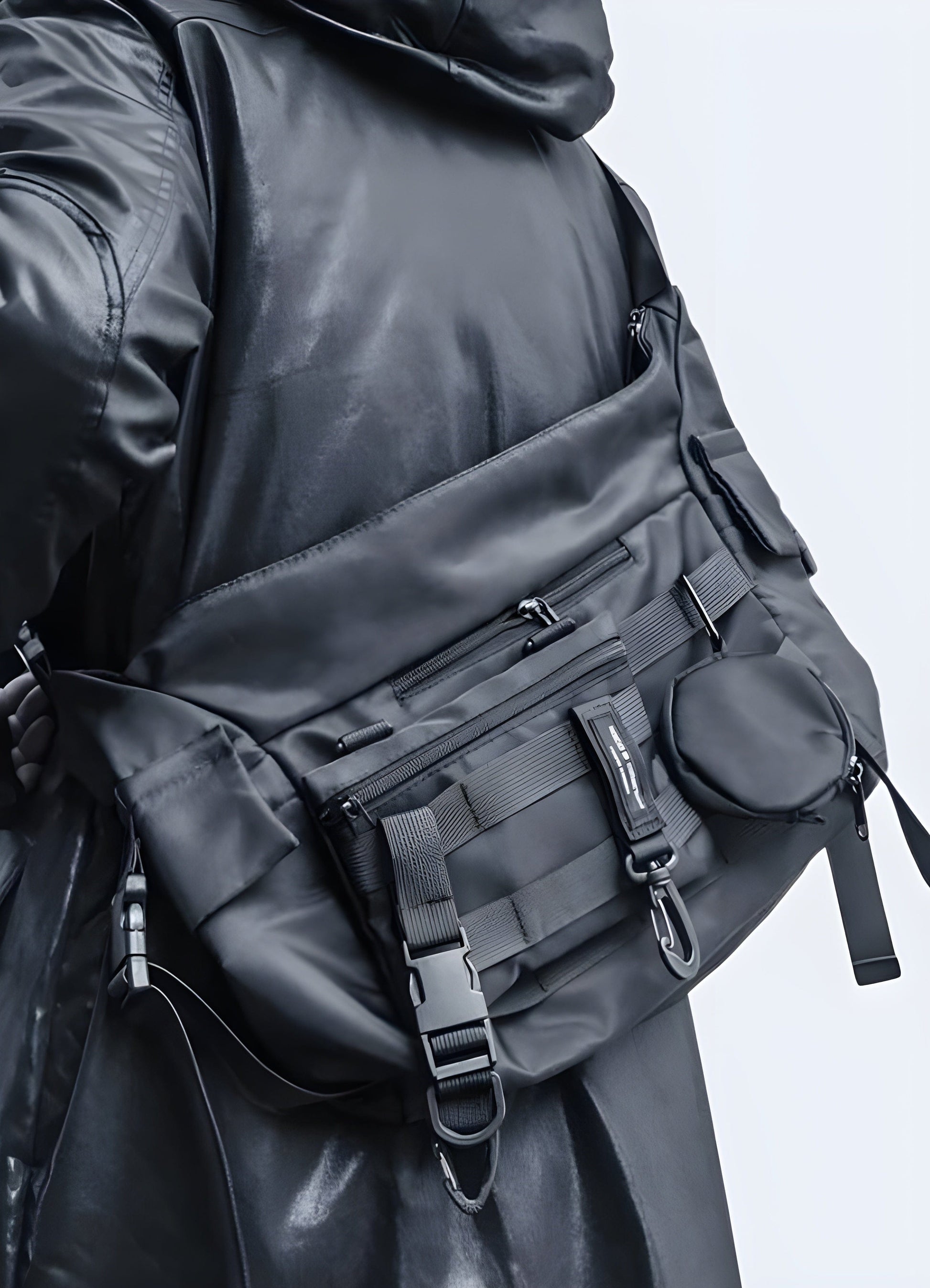 Zipper closure street-ready unisex style urban tactical bag UK.