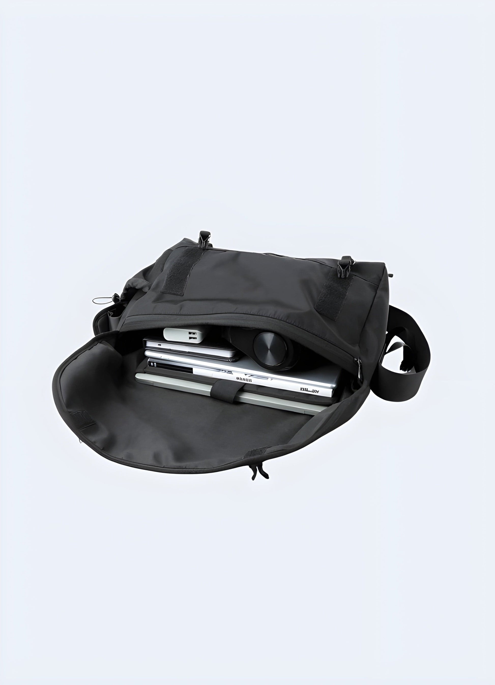 The small size of this small tactical messenger bag is ideal for easily storing your daily essentials UK.