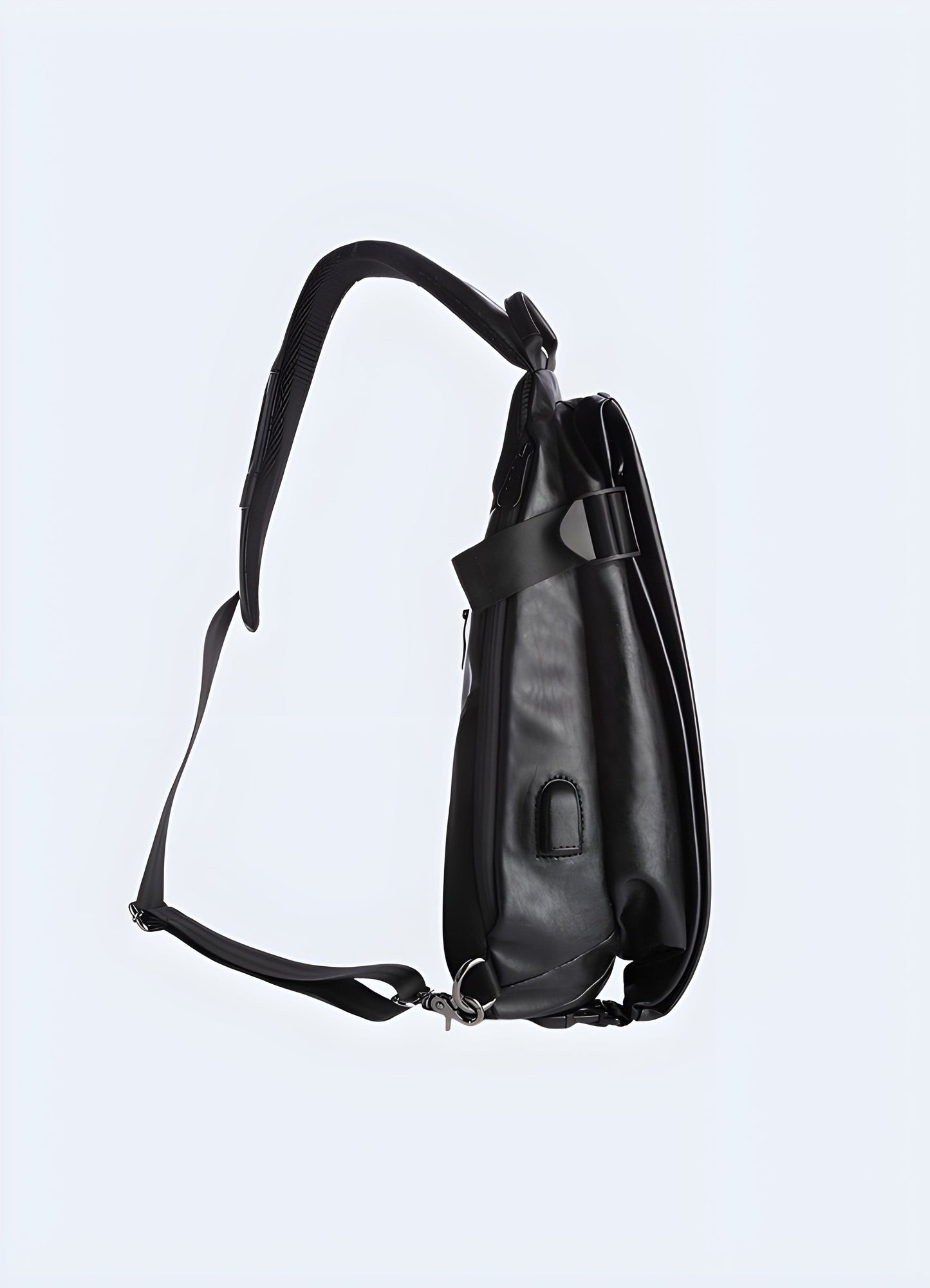 Built for durability and versatility, this urban sling bag is designed to withstand the rigors of city life UK.