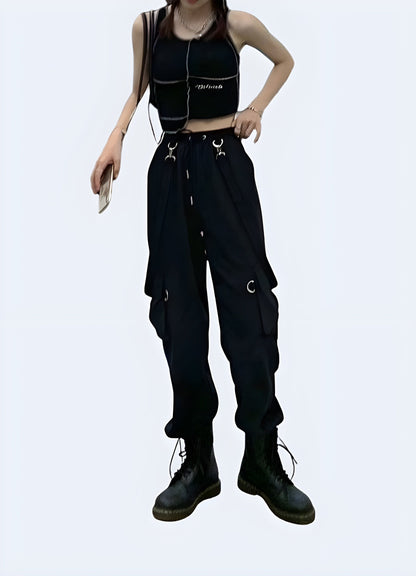 Stylish and functional women's cargo pants with straps, perfect for outdoor activities and casual wear in the UK.