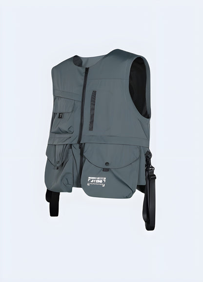 Front view of a functional multi-pocket vest, ideal for outdoor activities and urban adventures in the UK.